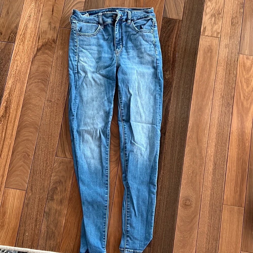 Woman’s American Eagle Blue Jeans- Like New!